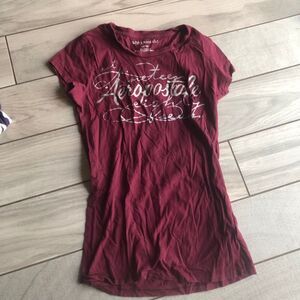 Aeropostale vintage burgundy graphic tee medium